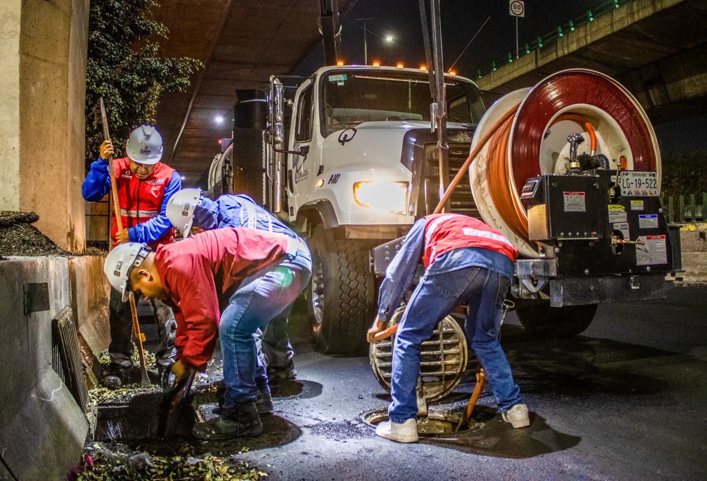 What's the difference between drain snaking and hydrojetting?